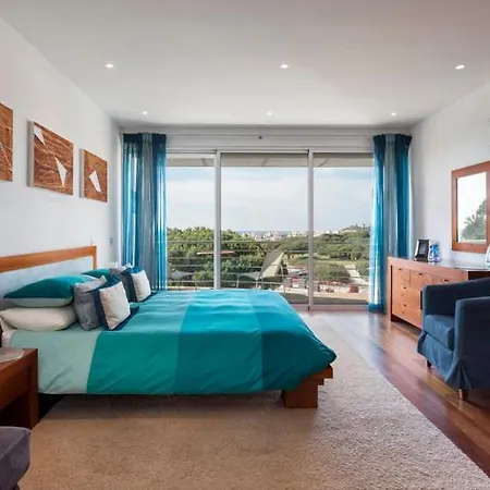Vale Do Garrao Sleeps 4 With Air Con And Wifi شقة *
