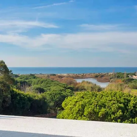 Vale Do Garrao Sleeps 4 With Air Con And Wifi * فالي دو لوبو